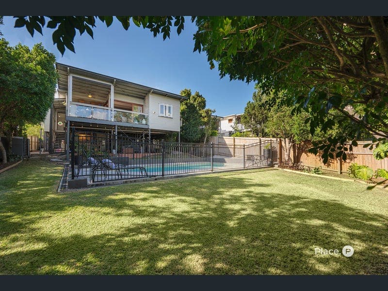 21 Fryar Street, Camp Hill — photo 1 of 5