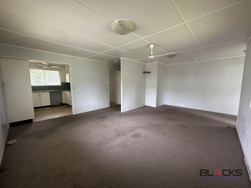 4 Singleton Street, Dysart — photo 1 of 3