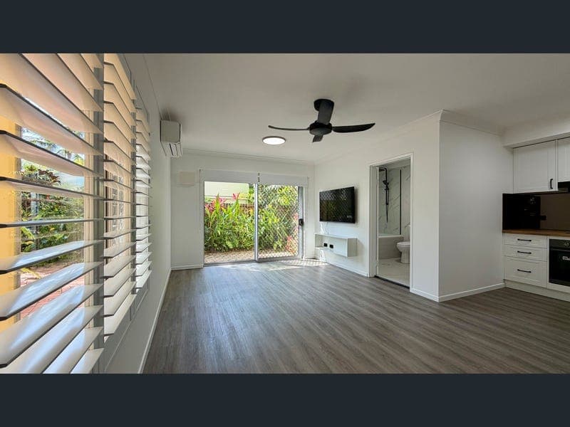 Unit 1 'Castaways'/3 Mowbray Street, Port Douglas — photo 1 of 5