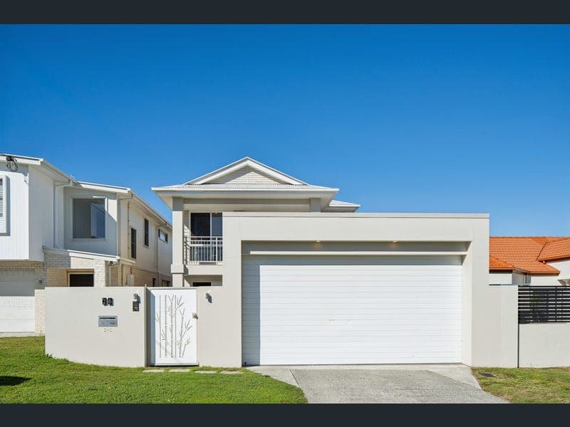 26 Fourteenth Avenue, Palm Beach — photo 1 of 5