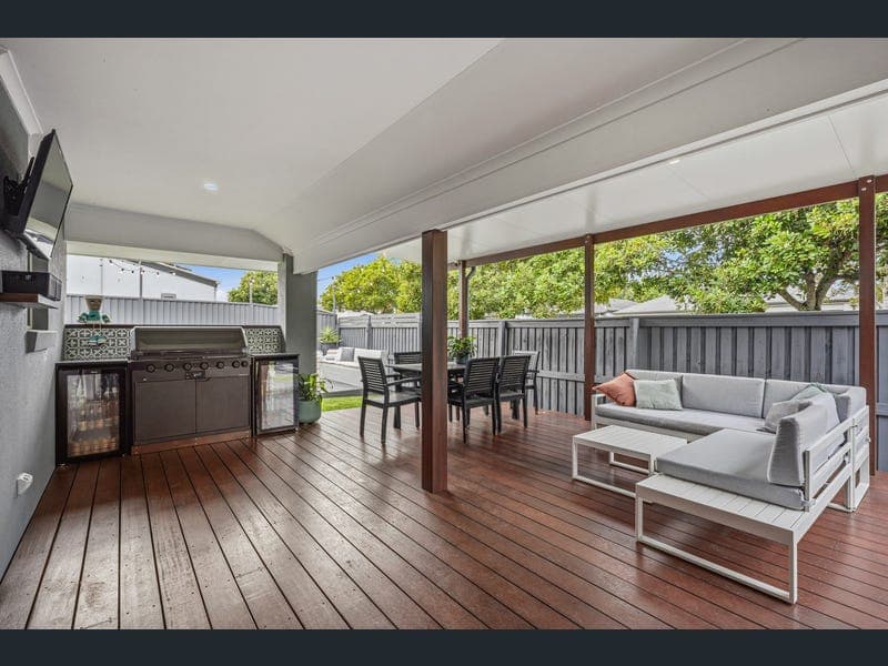 23 Ribbonwood Street, Sippy Downs — photo 1 of 5