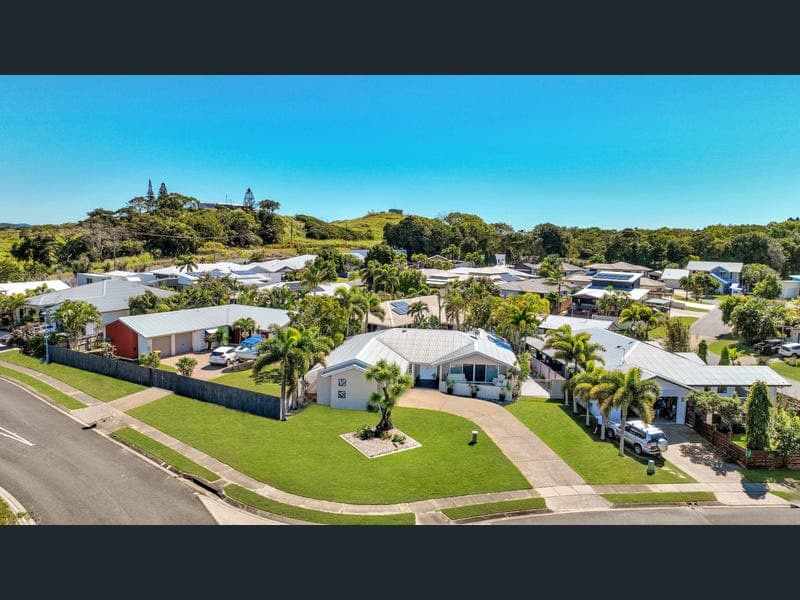 7 Portside Place, Shoal Point — photo 1 of 5