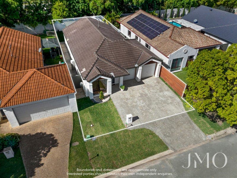 60 Serafina Drive, Helensvale — photo 1 of 5