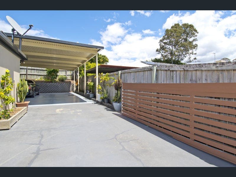 10 Berri Place, Helensvale — photo 1 of 5