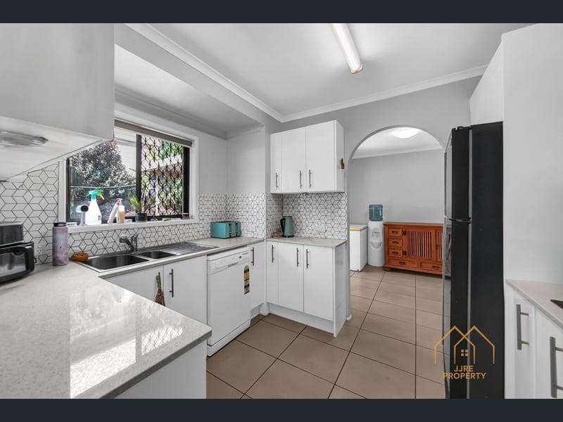 22 ogilvie Street, Bundamba — photo 1 of 5
