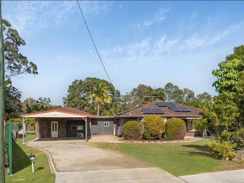32 Alexander Crescent, Morayfield — photo 1 of 5