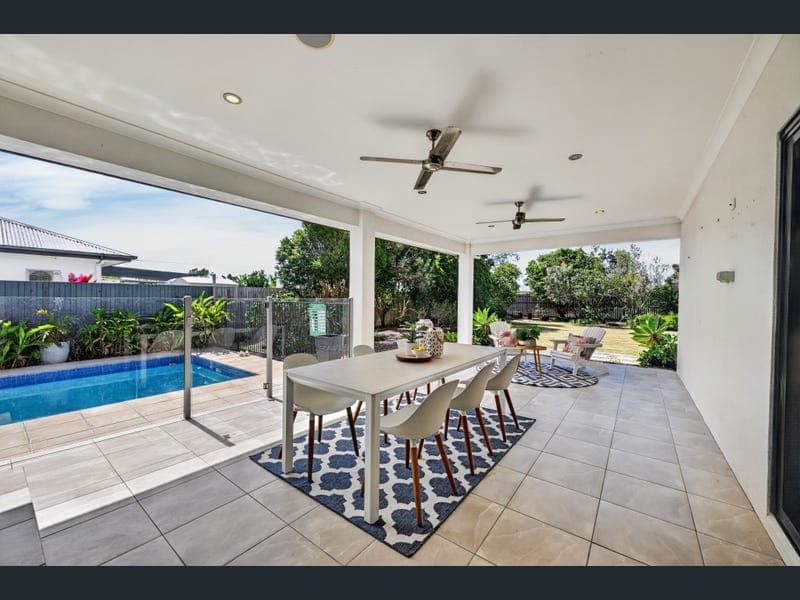 33 Beach Oak Drive, Mount Low — photo 1 of 5