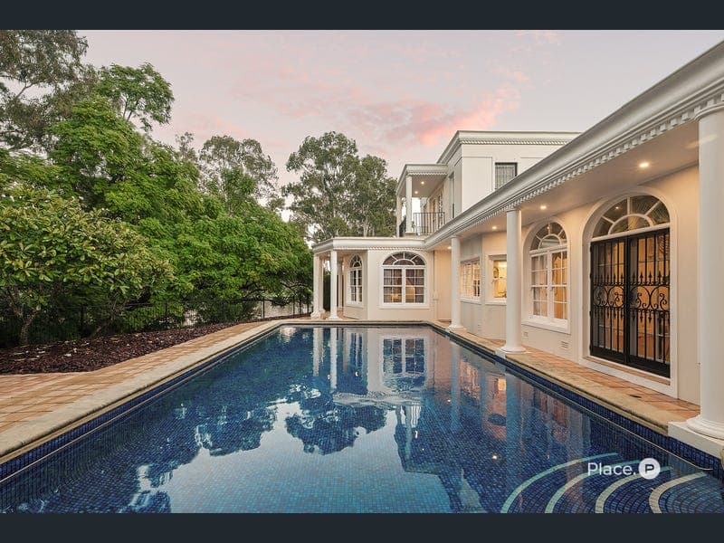 47 Glencairn Avenue, Indooroopilly — photo 1 of 5