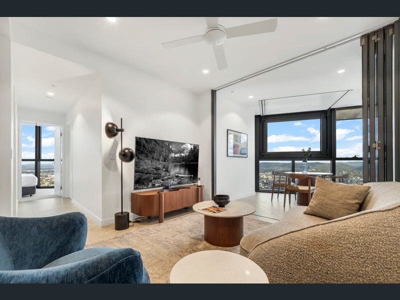 5704/8 Margaret Street, Brisbane City — photo 1 of 5