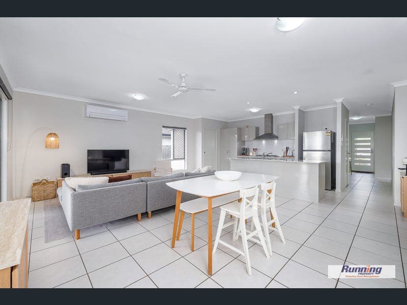 10 Alesana Drive, Bellbird Park — photo 1 of 5