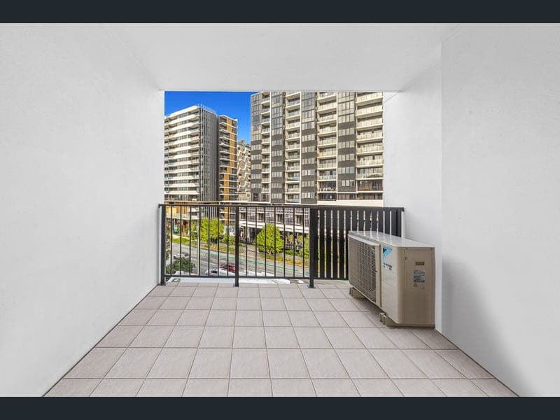 403/8 Holden Street, Woolloongabba — photo 1 of 5