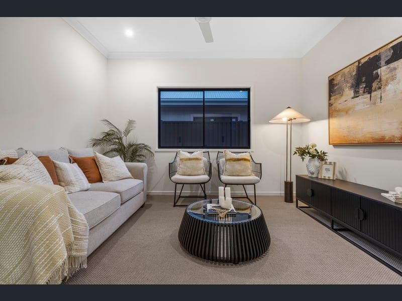 48 Solaris Crescent, White Rock — photo 1 of 5