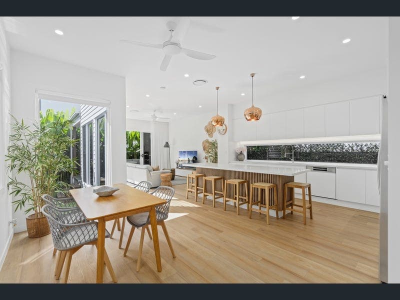 7a Muscovey Avenue, Paradise Point — photo 1 of 5