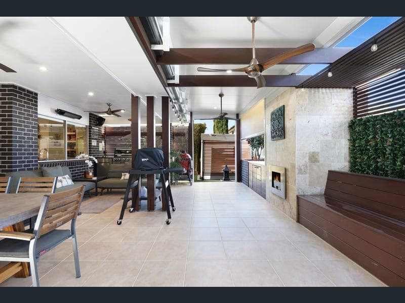 25 Kinglake Crescent, Pimpama — photo 1 of 5