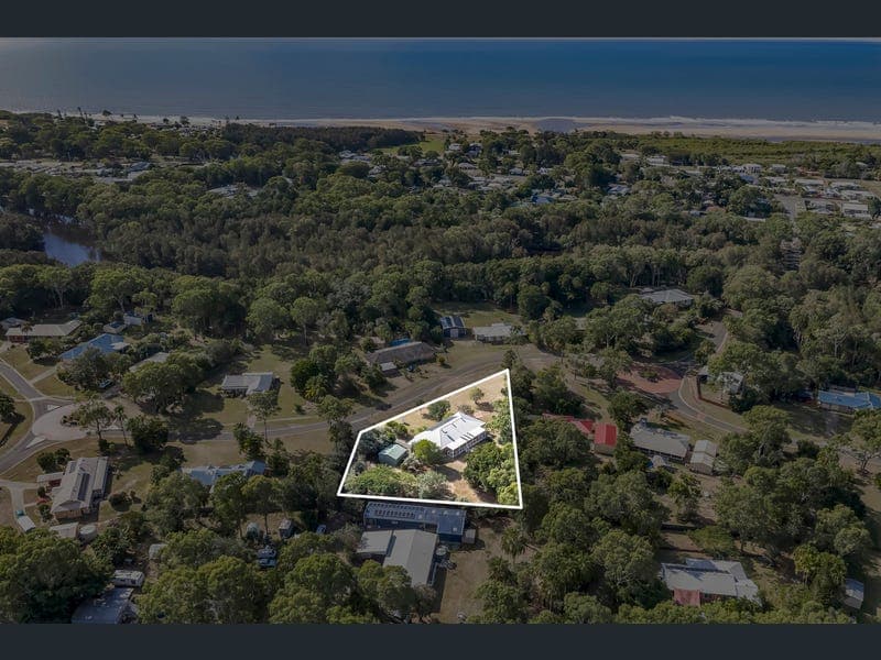 28 Egret Lane, Moore Park Beach — photo 1 of 5
