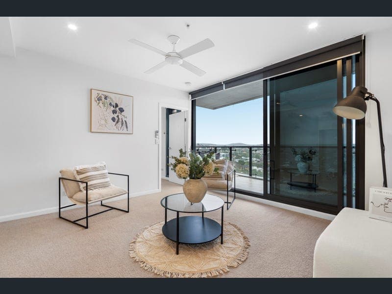 31308/300 Old Cleveland Road, Coorparoo — photo 1 of 5