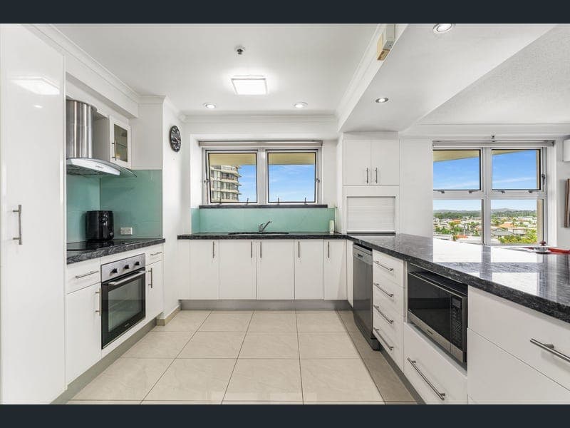 26/12 Commodore Drive, Paradise Waters — photo 1 of 5