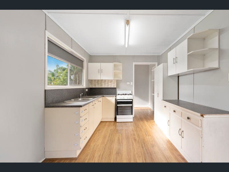 37 Diamond Street, Riverview — photo 1 of 5