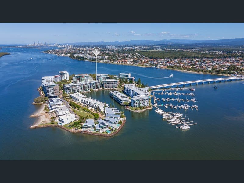 6401 Ephraim Island Parade, Paradise Point — photo 1 of 5