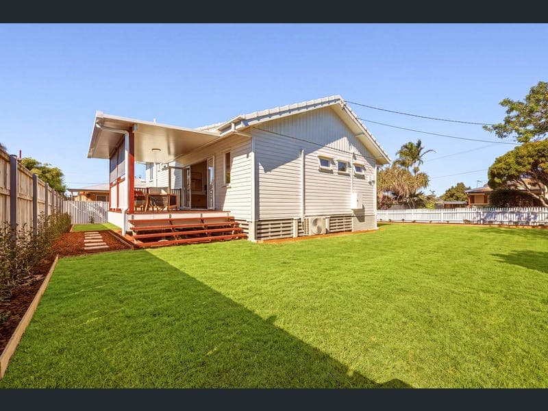 2 Rotary Crescent, Redcliffe — photo 1 of 5