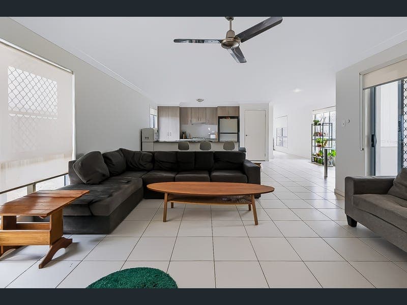 8 Grindelia Street, Springfield Lakes — photo 1 of 5