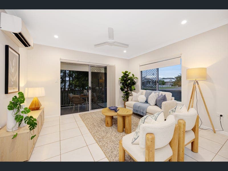 17 Sunning Street, Shaw — photo 1 of 5