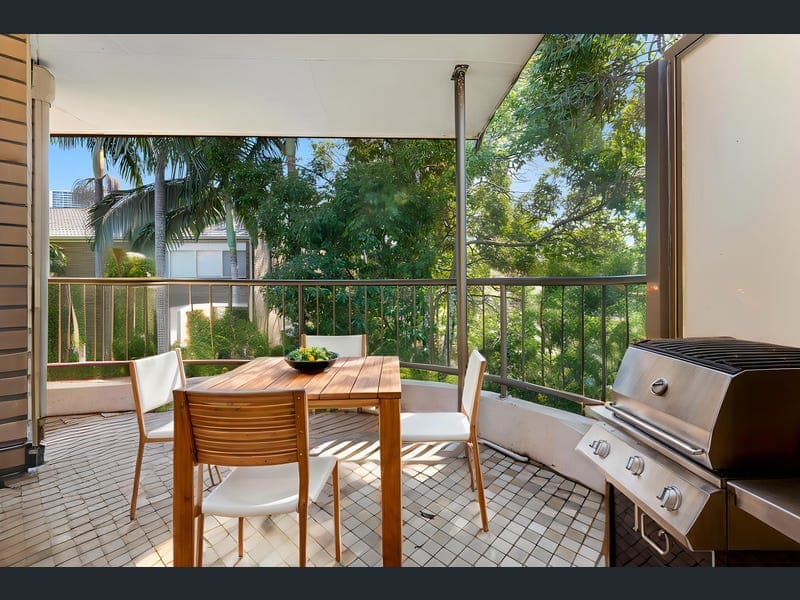 6/7 Lather Street, Southport — photo 1 of 5