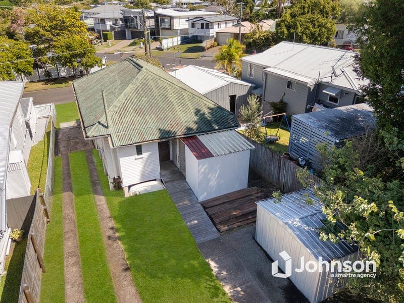 4 Killarney Avenue, Manly West — photo 1 of 5