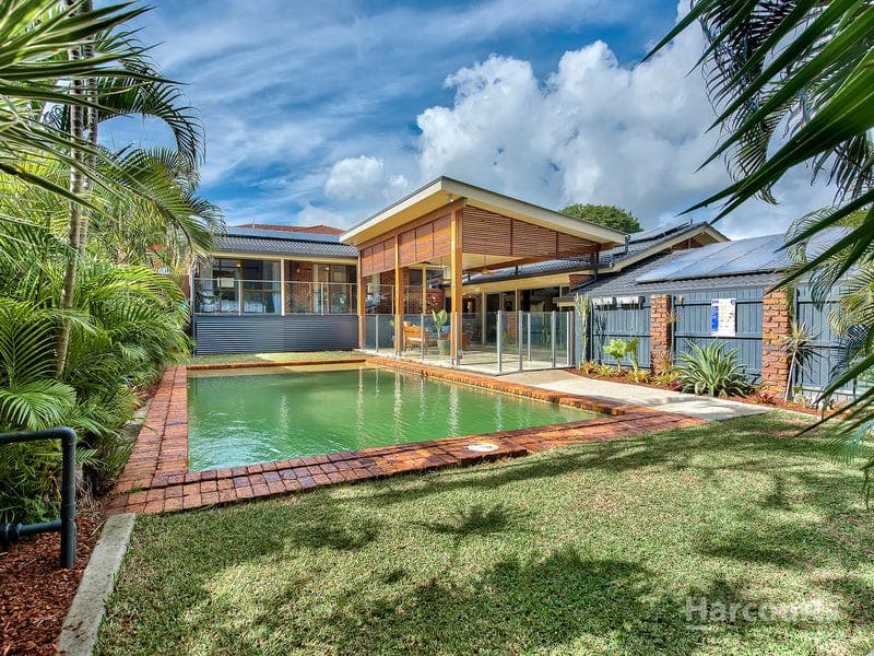 17 Dalwood Street, Carseldine — photo 1 of 5