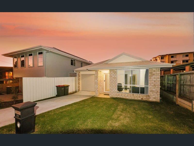 30 Dix Street, Redcliffe — photo 1 of 5