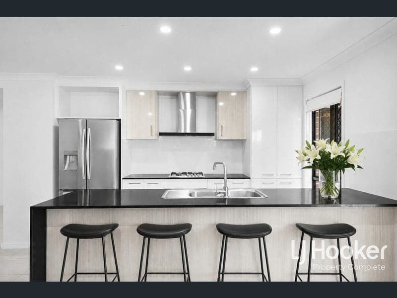9 Greenstone Street, Yarrabilba — photo 1 of 5