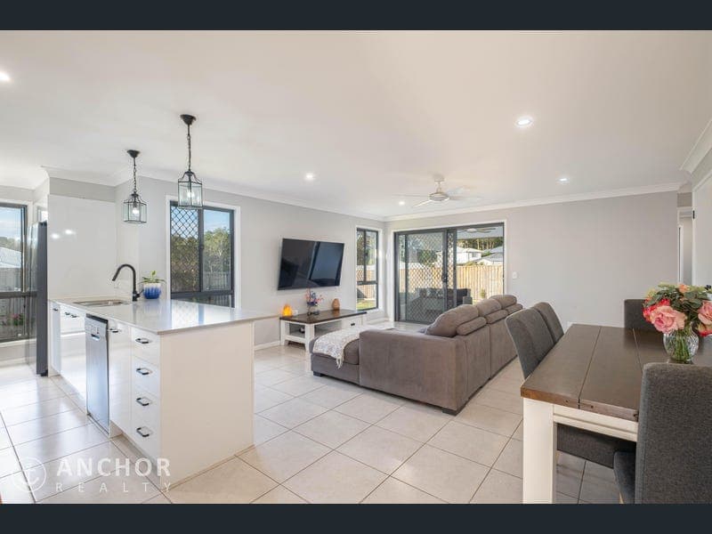 4 Agapanthus Place, Southside — photo 1 of 5