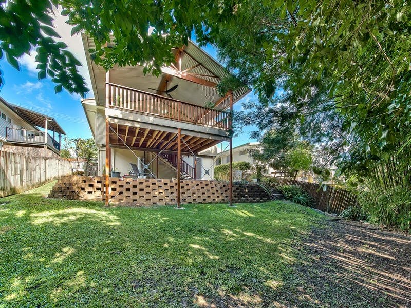 28 Lomatia Street, Everton Hills — photo 1 of 5