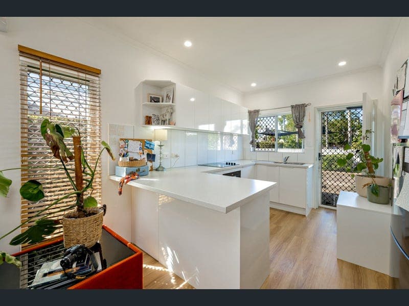 7/401-409 McCoombe Street, Mooroobool — photo 1 of 5
