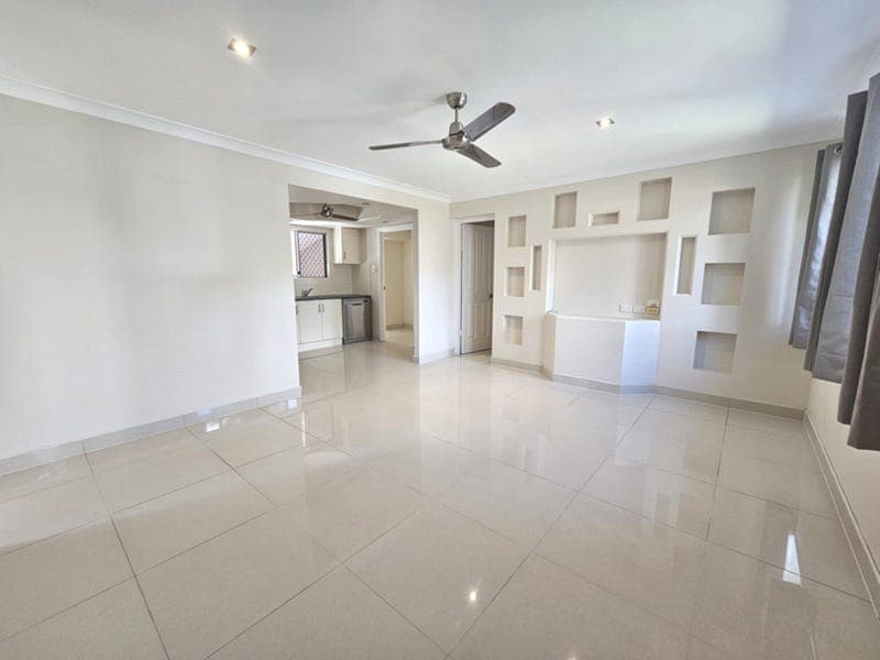 58 Mansfield Drive, Beaconsfield — photo 1 of 5