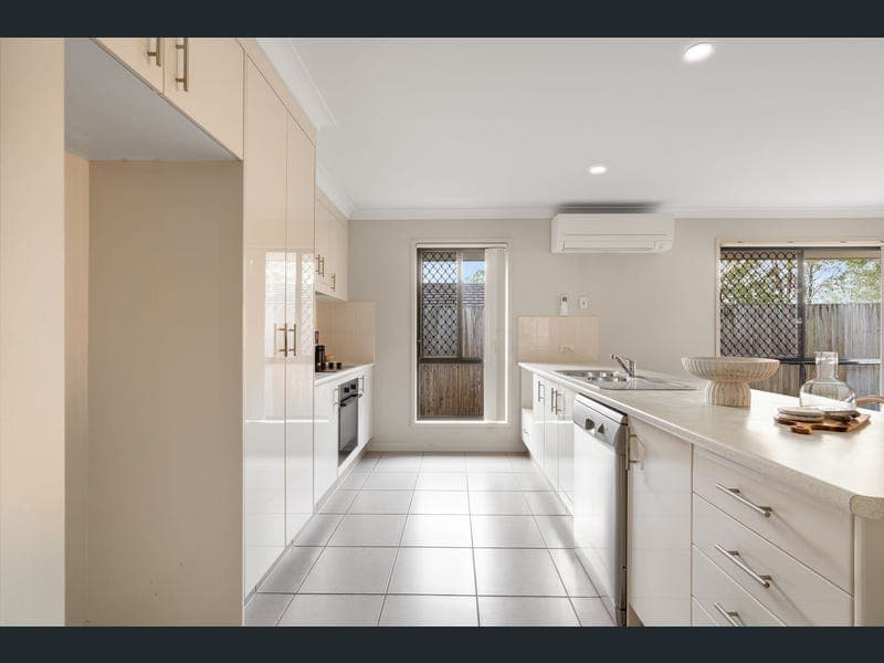 10 Goundry Drive, Holmview — photo 1 of 5
