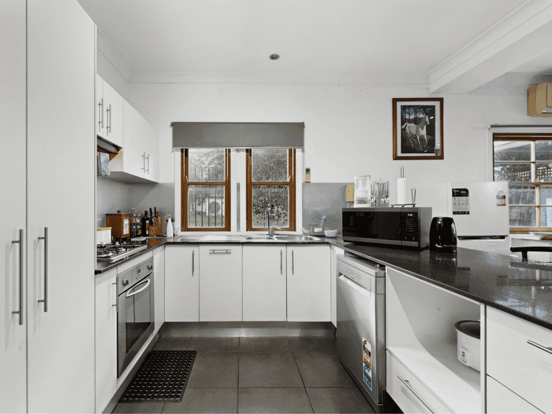 42A Victoria Street, West End — photo 1 of 5