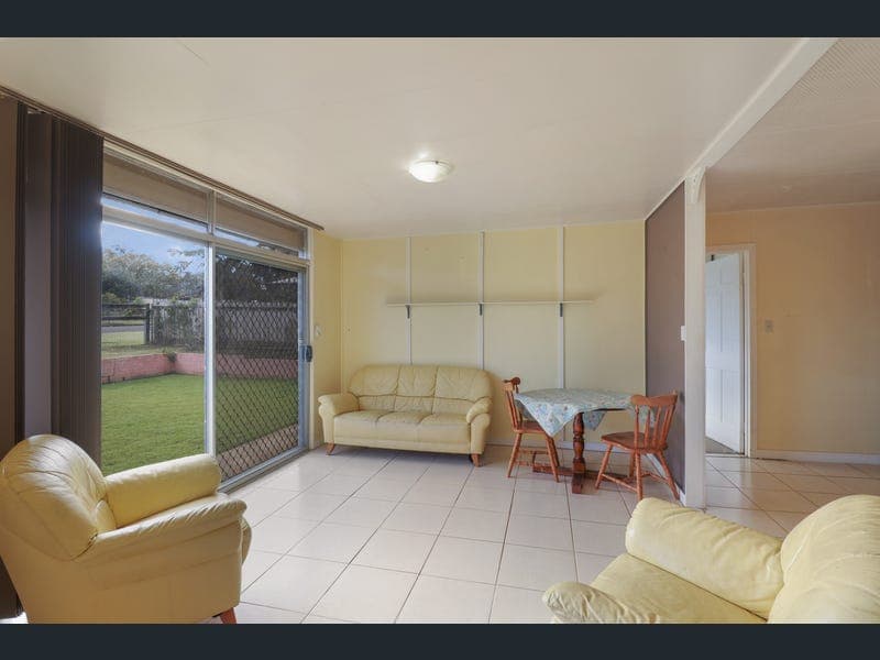 13A Audley Street, Beaudesert — photo 1 of 5
