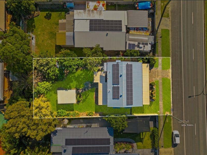 212 Oxley Drive, Coombabah — photo 1 of 5