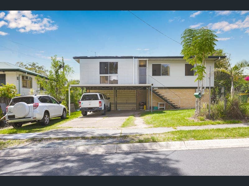 3 Willow Street, Woodridge — photo 1 of 5