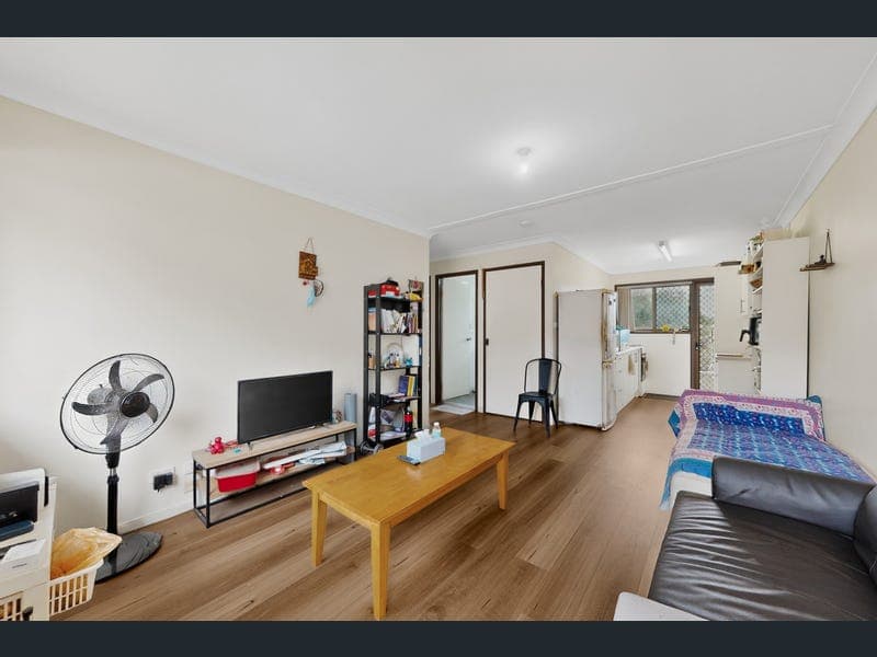4/10 North Road, Woodridge — photo 1 of 5