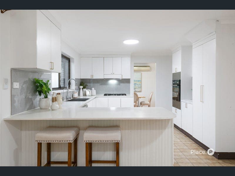 2 Wisconsin Court, Sunnybank Hills — photo 1 of 5