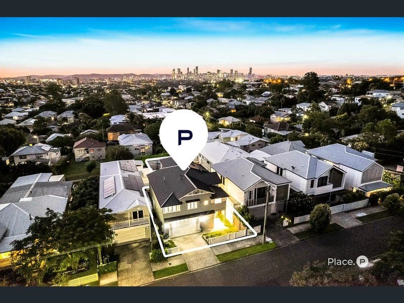47 Brinawa Street, Camp Hill — photo 1 of 5