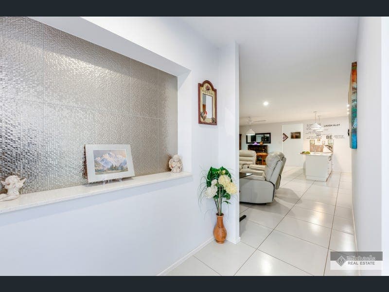 7 Yates Court, Kepnock — photo 1 of 5