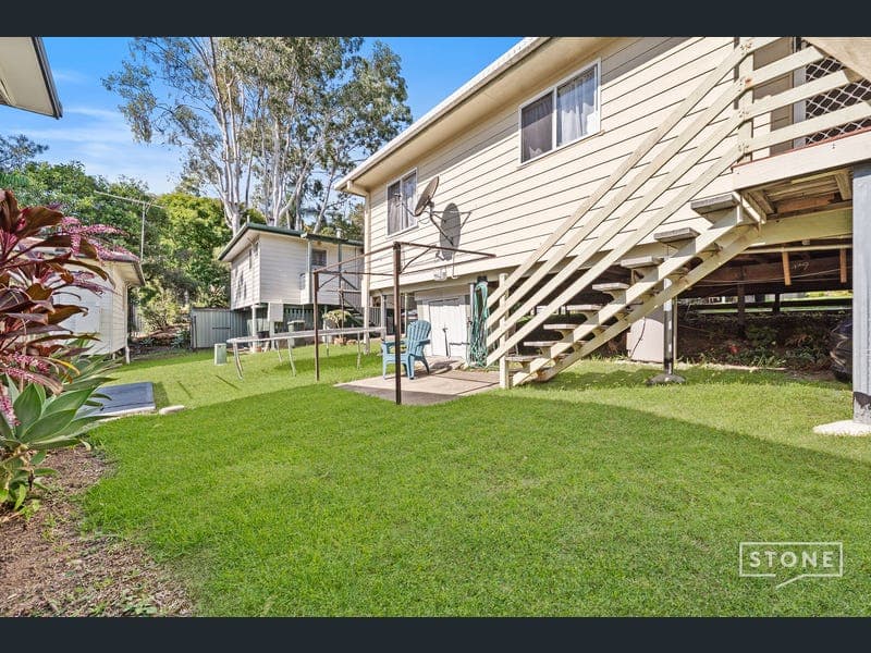 1 Willow Tree Close, Stapylton — photo 1 of 5
