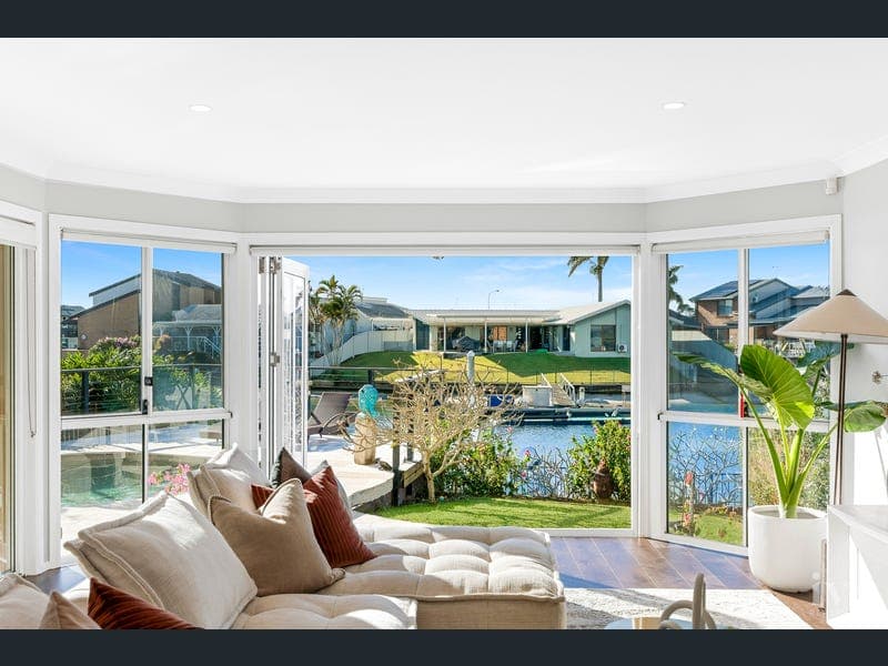 51 Tradewinds Avenue, Paradise Point — photo 1 of 5