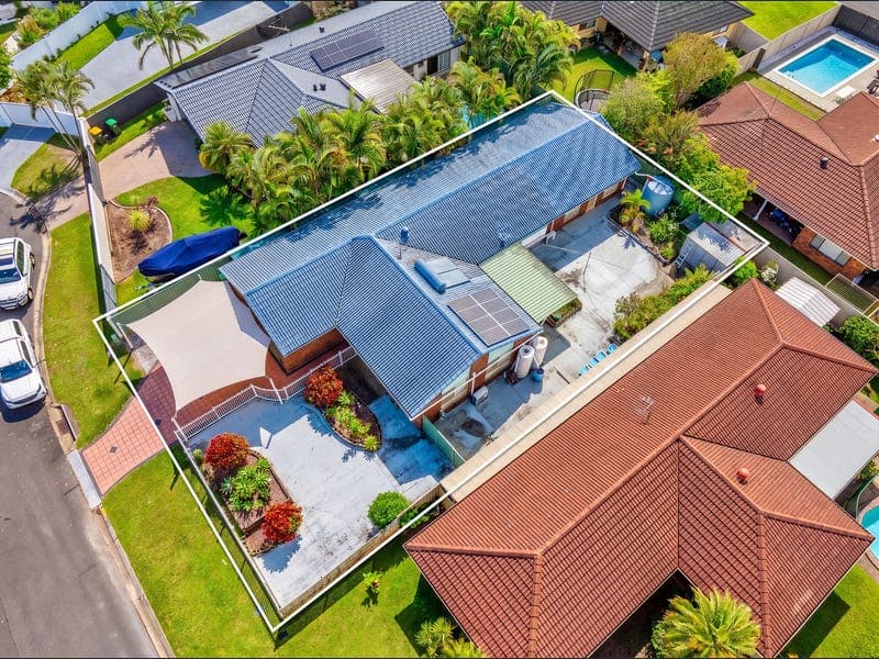 48 Lakefield Crescent, Paradise Point — photo 1 of 5