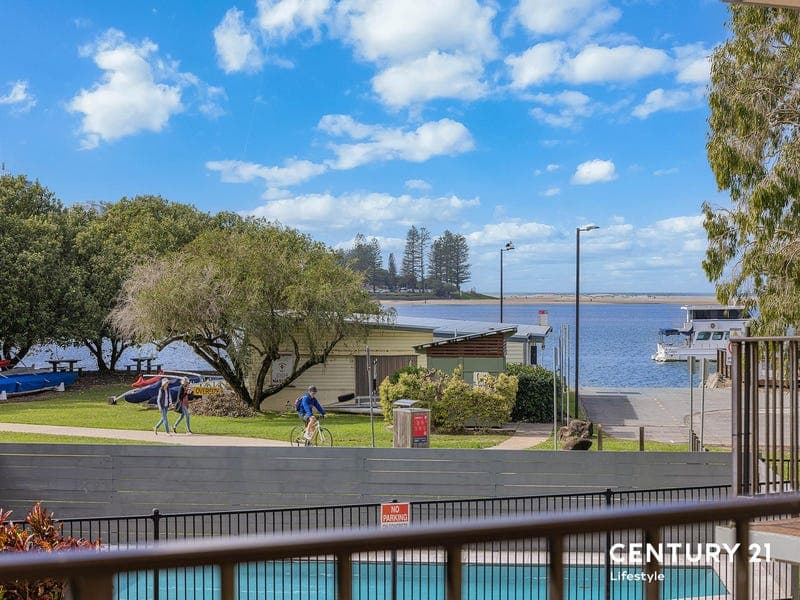 Unit 2 'Kabi' 13 Landsborough Parade, Golden Beach — photo 1 of 5
