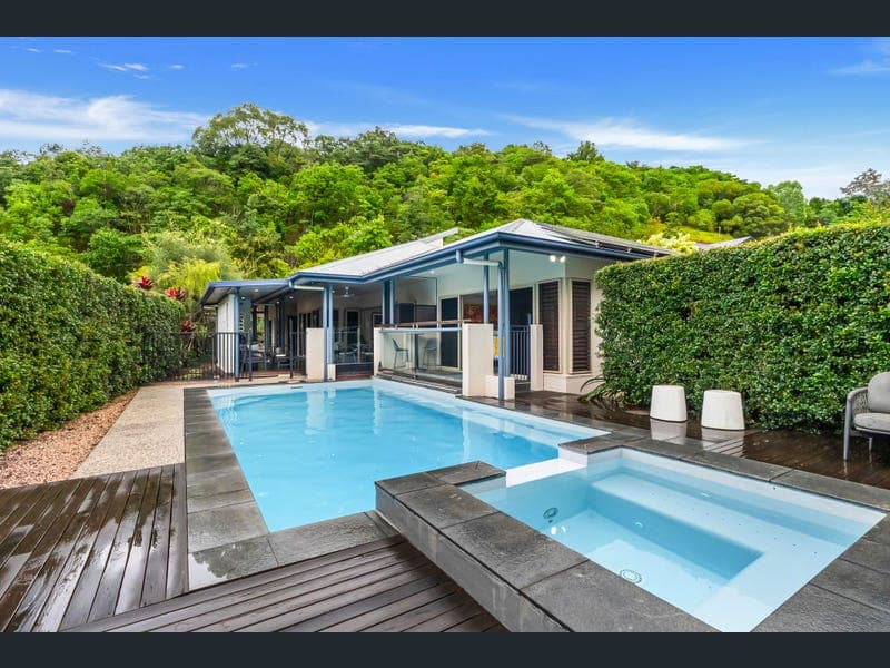 15 Kawana Street, Caravonica — photo 1 of 5