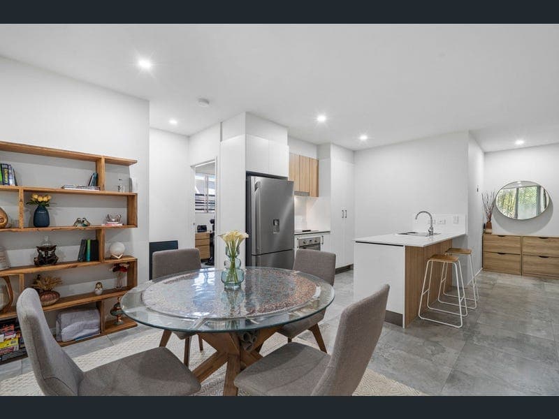 302/61 Ellen Street, Oxley — photo 1 of 5